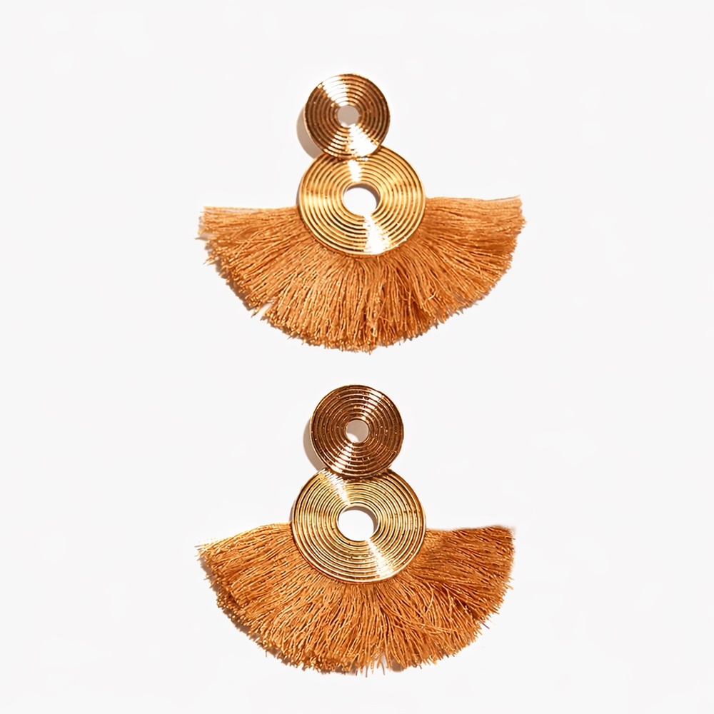 1207 NWT PrettyLittleThing Gold Fringe Statement Disk Earrings